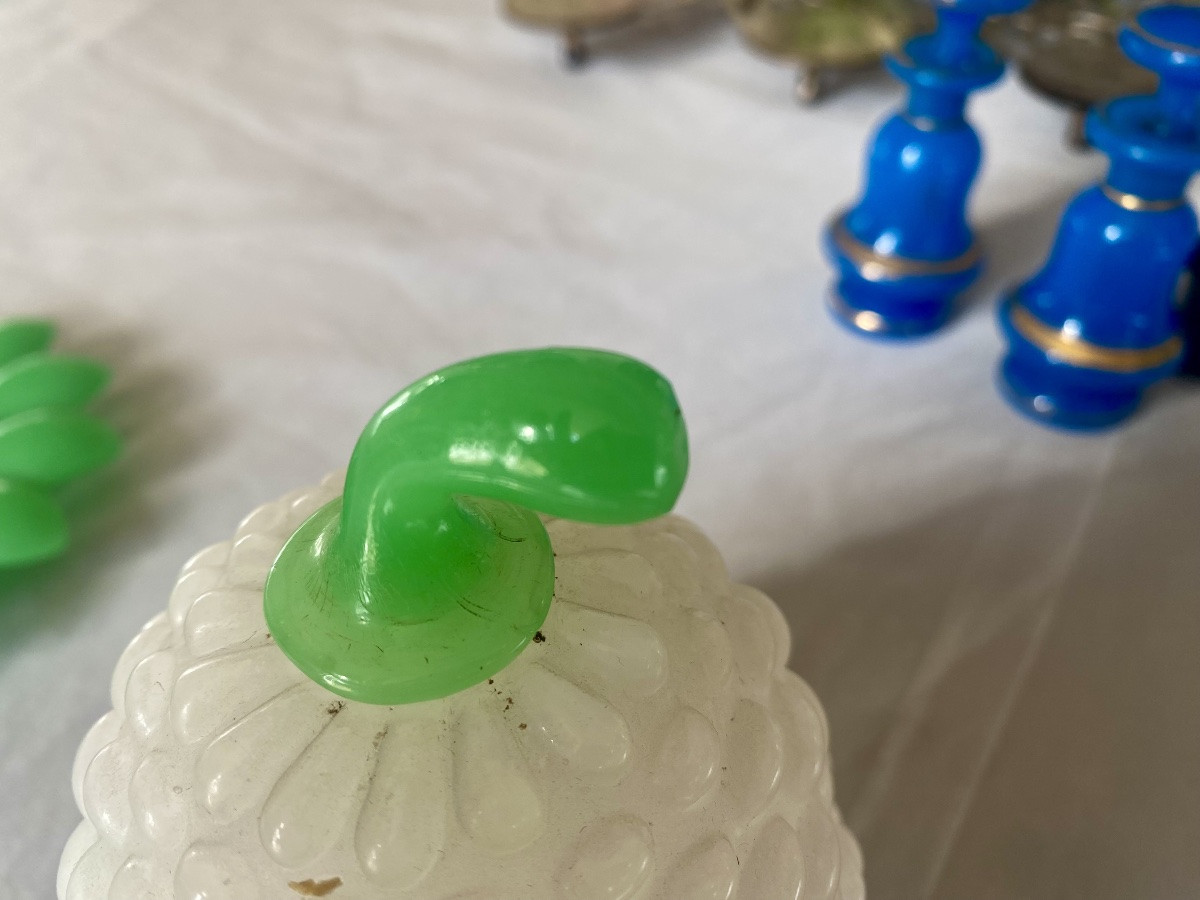 Très belle opaline représentant un Ananas blanc et vert -photo-3
