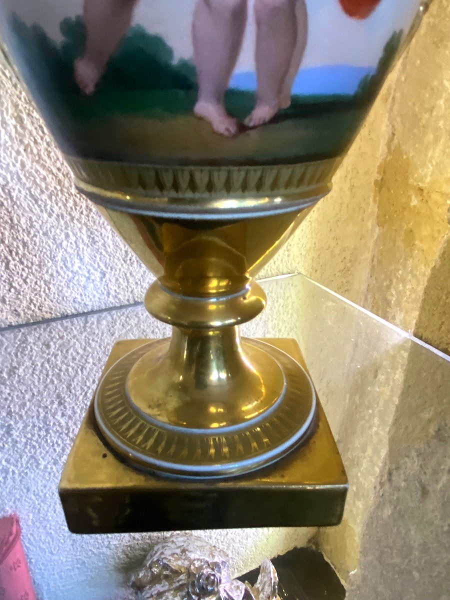 A Very Beautiful Pair Of Paris Porcelain Vases-photo-3