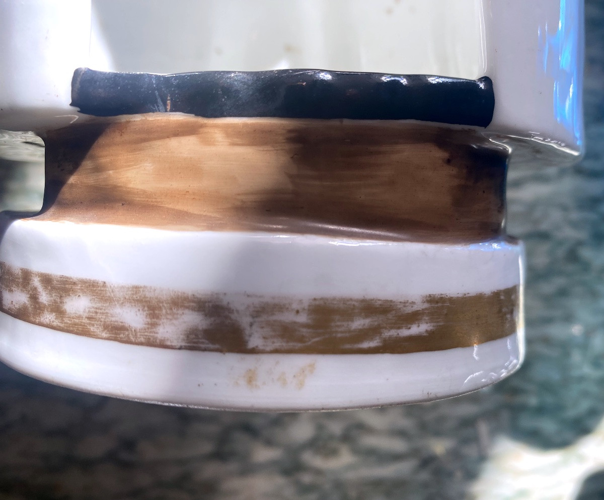 Tisanière en porcelaine de Paris XIX ieme représentant une religieuse -photo-1