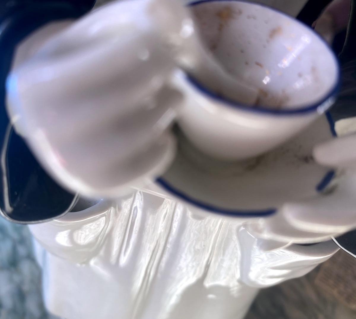 Tisanière en porcelaine de Paris XIX ieme représentant une religieuse -photo-2