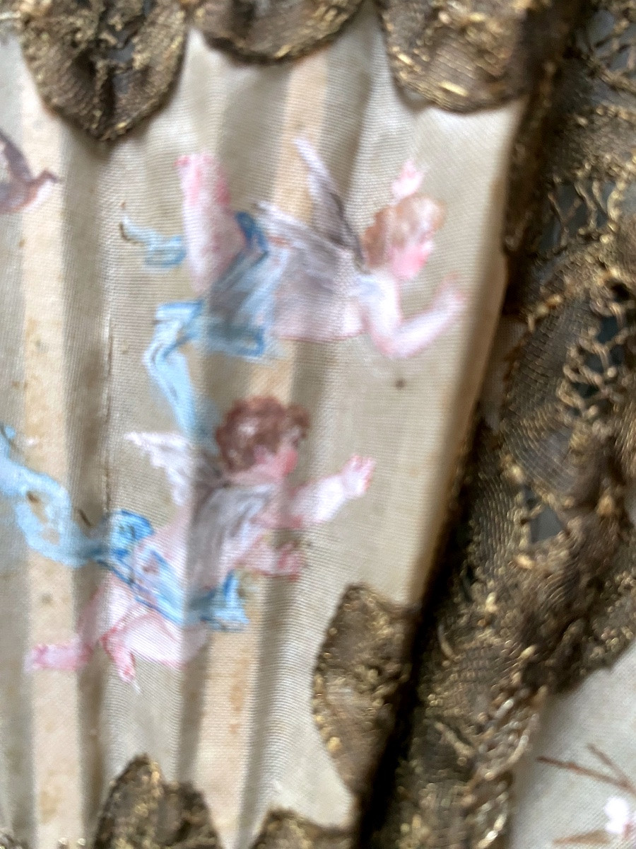 A Very Cute Fan In Ivory And Finely Decorated Lace -photo-4