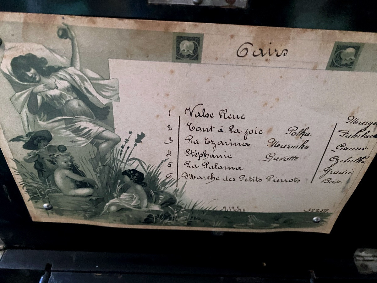 Late 19th Century Music Box In Perfect Working Order -photo-2