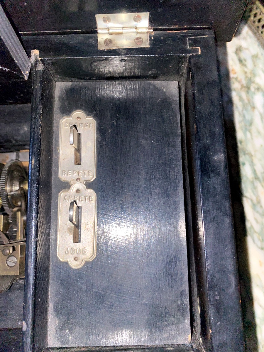 Late 19th Century Music Box In Perfect Working Order -photo-5