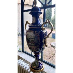 Très Grande Paire de Vase  en Porcelaine Autrichienne 