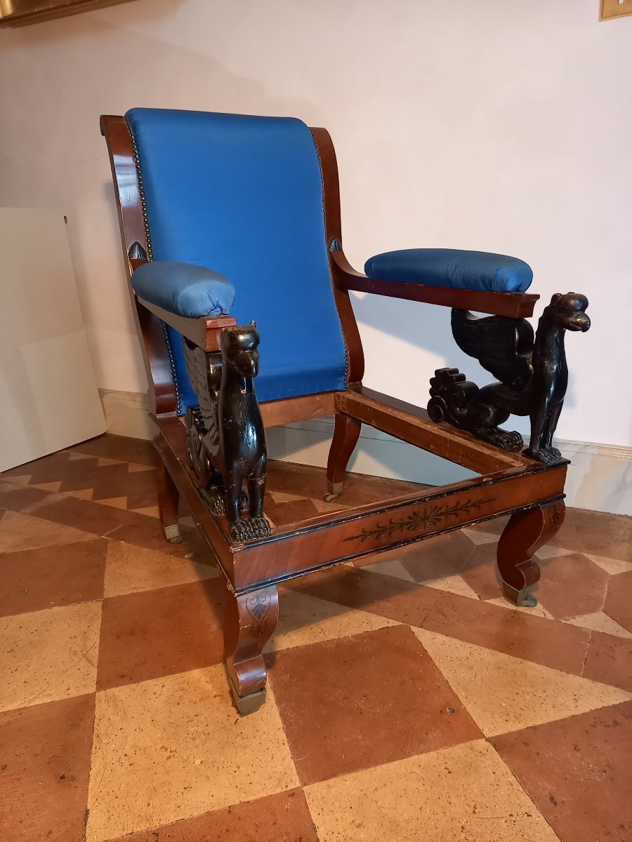Spectacular Armchair In Mahogany And Blackened Wood With Griffin-shaped Armrests-photo-2