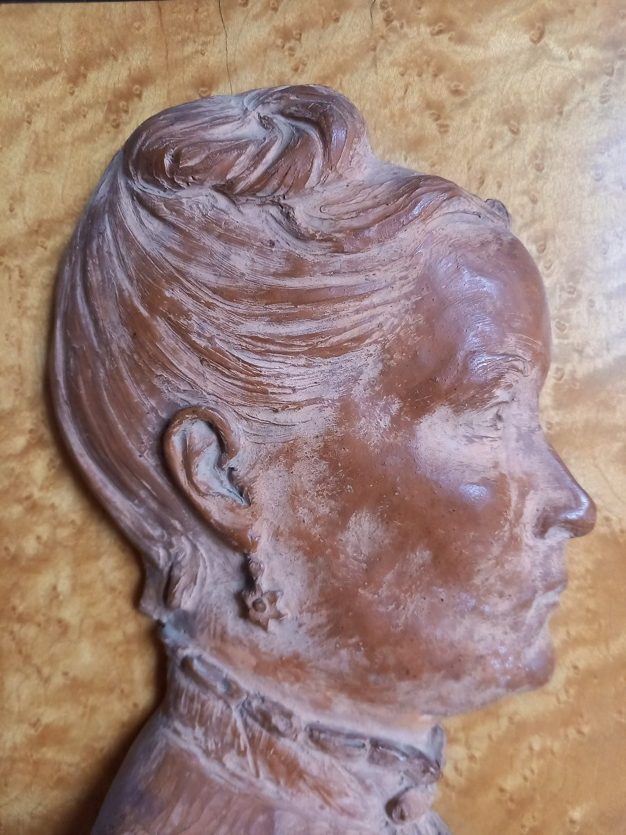 Ferdinand Moutier, paire de bas-reliefs en terre cuite signés et datés 1887, montrant un couple-photo-1