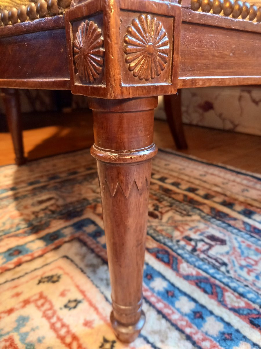 A Very Pretty Bergère Chair In Mahogany And Mahogany Veneer From The Directoire Period.-photo-4