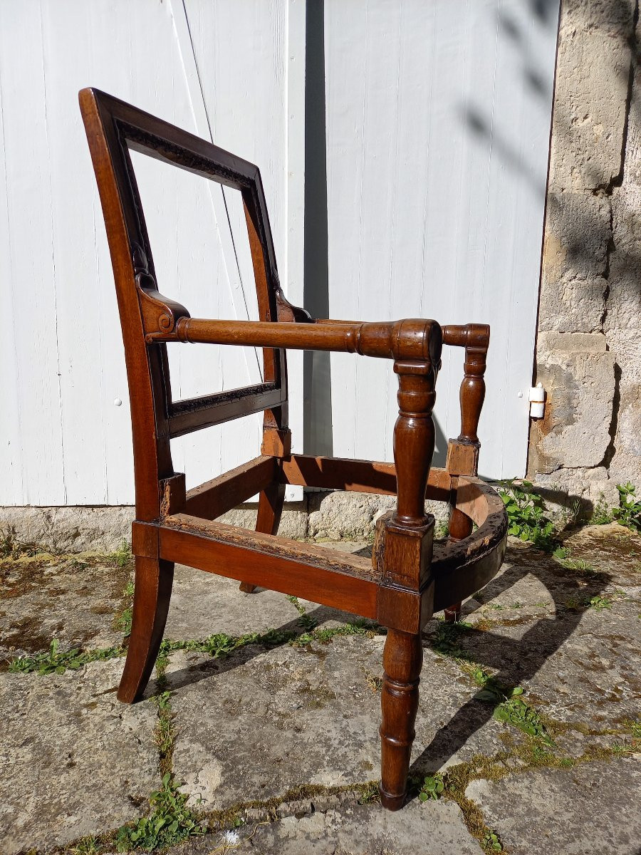 Fauteuil provenant du château de Neuilly, d’après un modèle de Jacob-Desmalter, vers 1804-1815-photo-1
