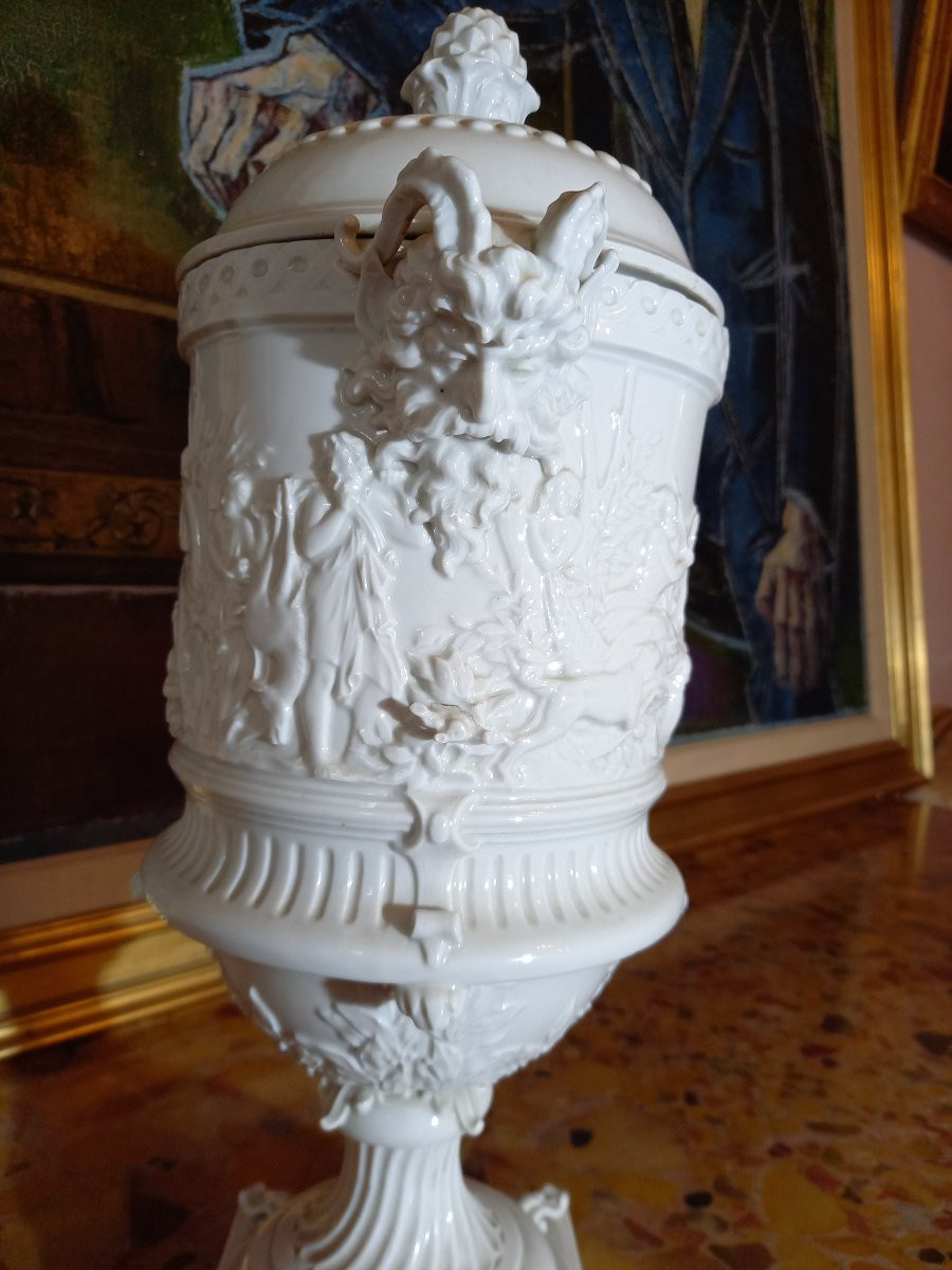 Pot couvert néo-classique en porcelaine dure de Capodimonte avec scène de chasse et bacchanale-photo-4