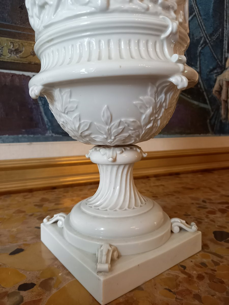 Pot couvert néo-classique en porcelaine dure de Capodimonte avec scène de chasse et bacchanale-photo-3