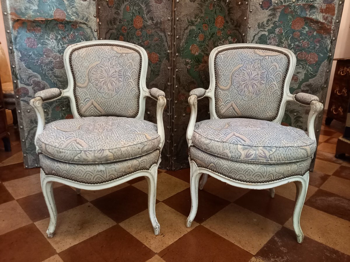 Pair Of Period Louis XV Cabriolet Armchairs In Simply Molded White-lacquered Wood-photo-2