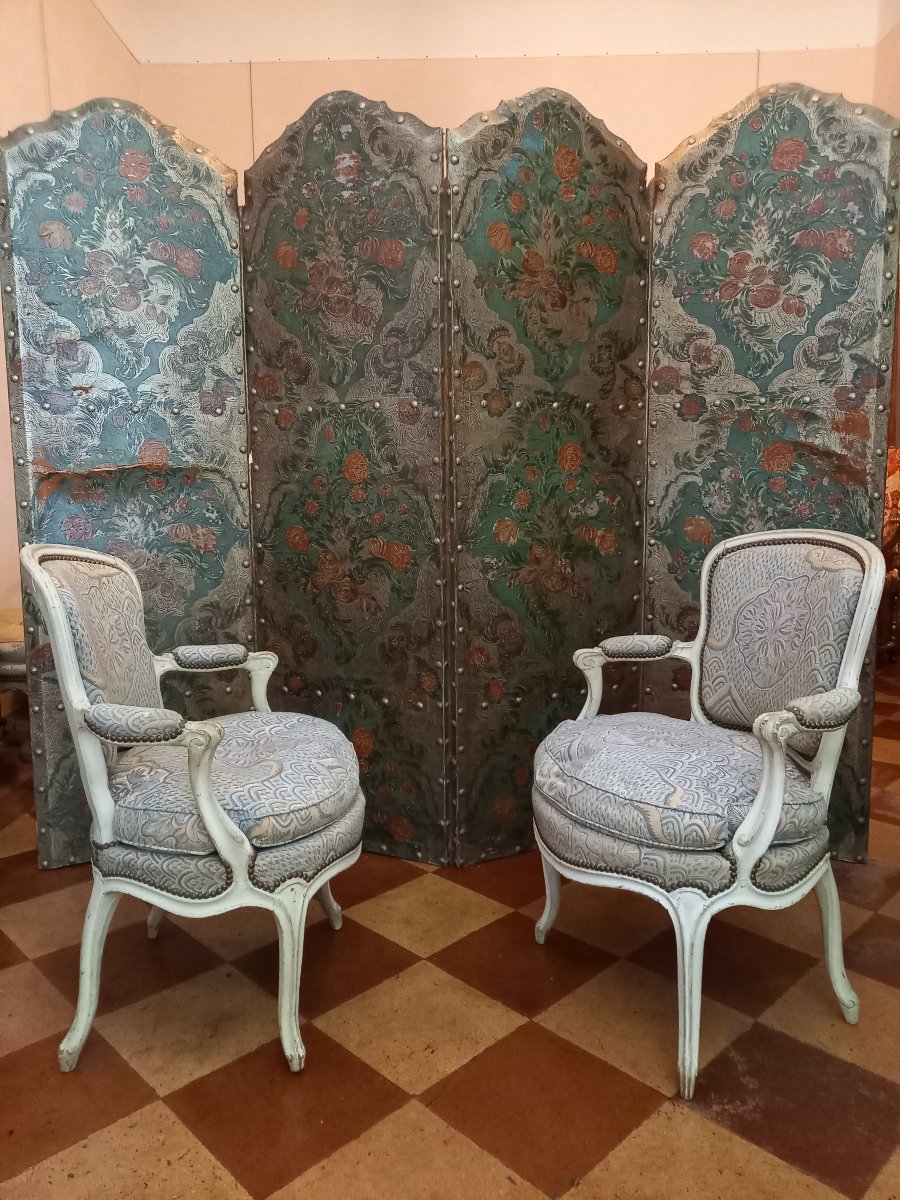 Pair Of Period Louis XV Cabriolet Armchairs In Simply Molded White-lacquered Wood-photo-6