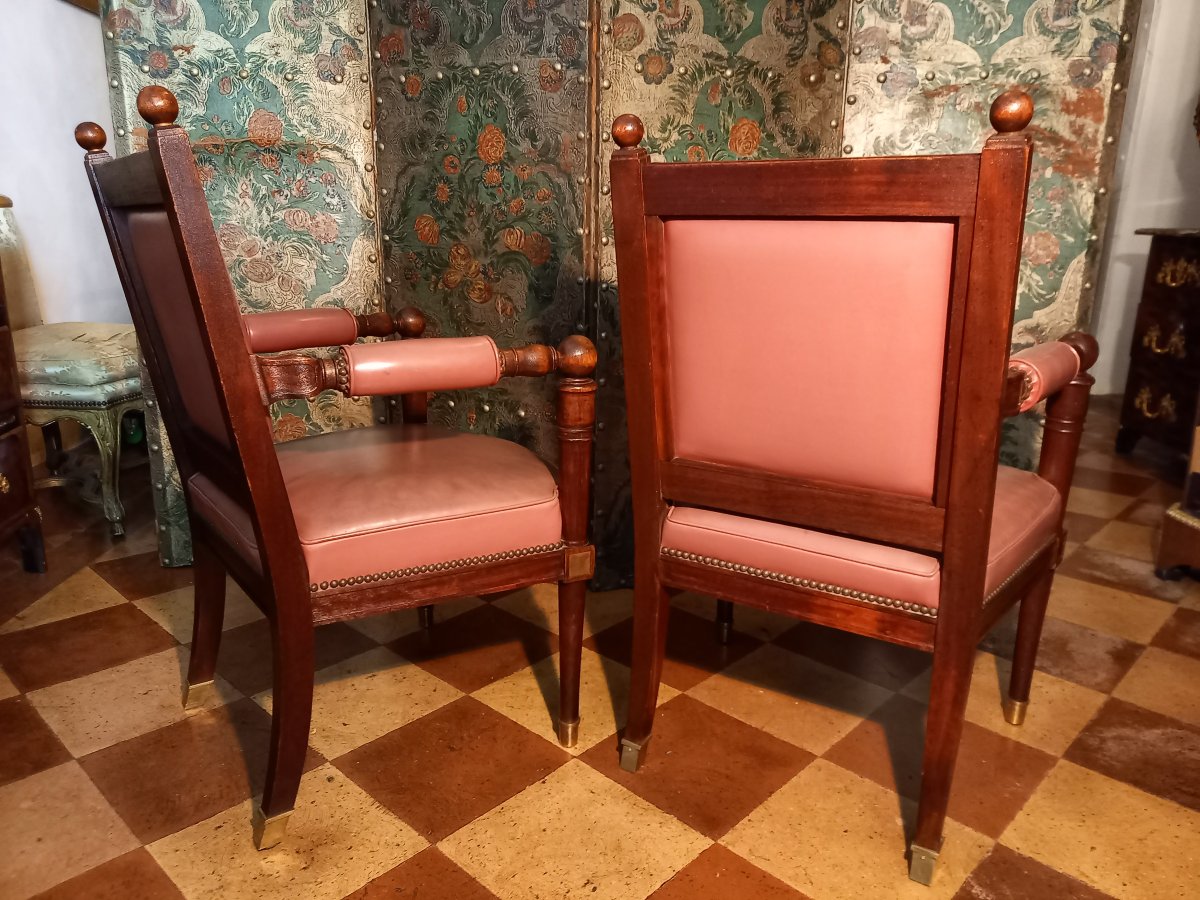 Paire de fauteuils Jansen en acajou, l’un estampillé de la célèbre maison de décoration-photo-1