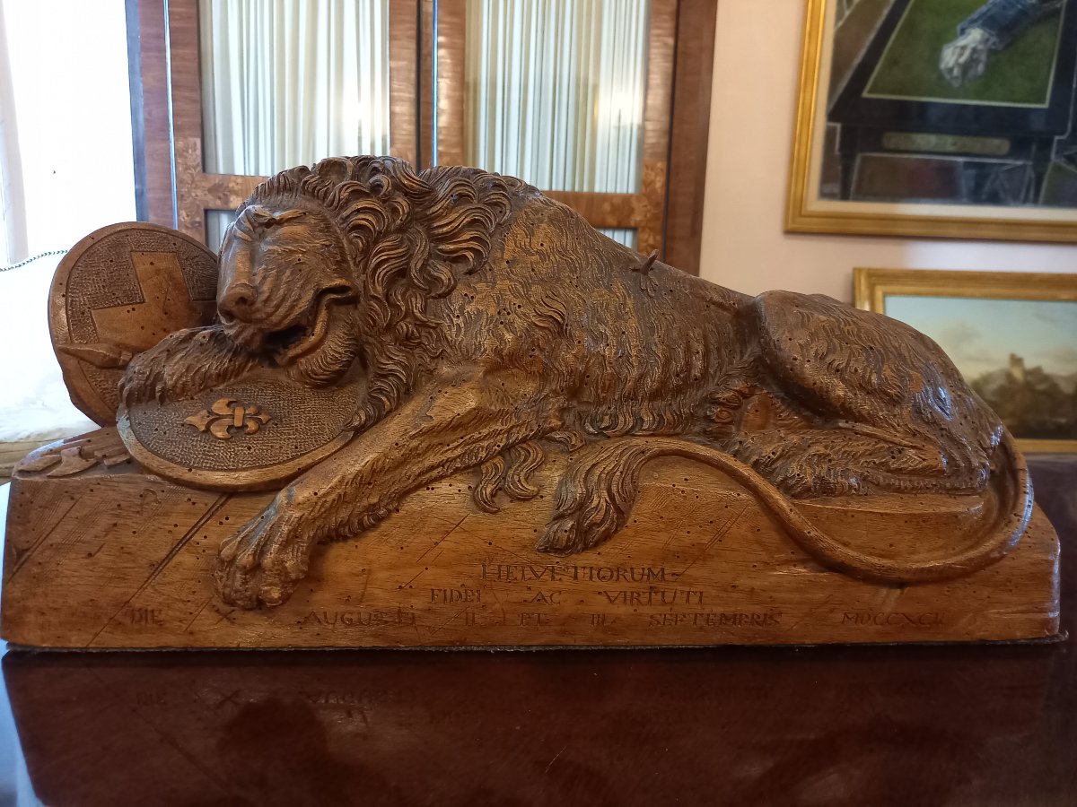 Based On Thorvaldsen’s Work, A Large And Beautiful Walnut Sculpture Depicting The Lion Of Lucerne-photo-2