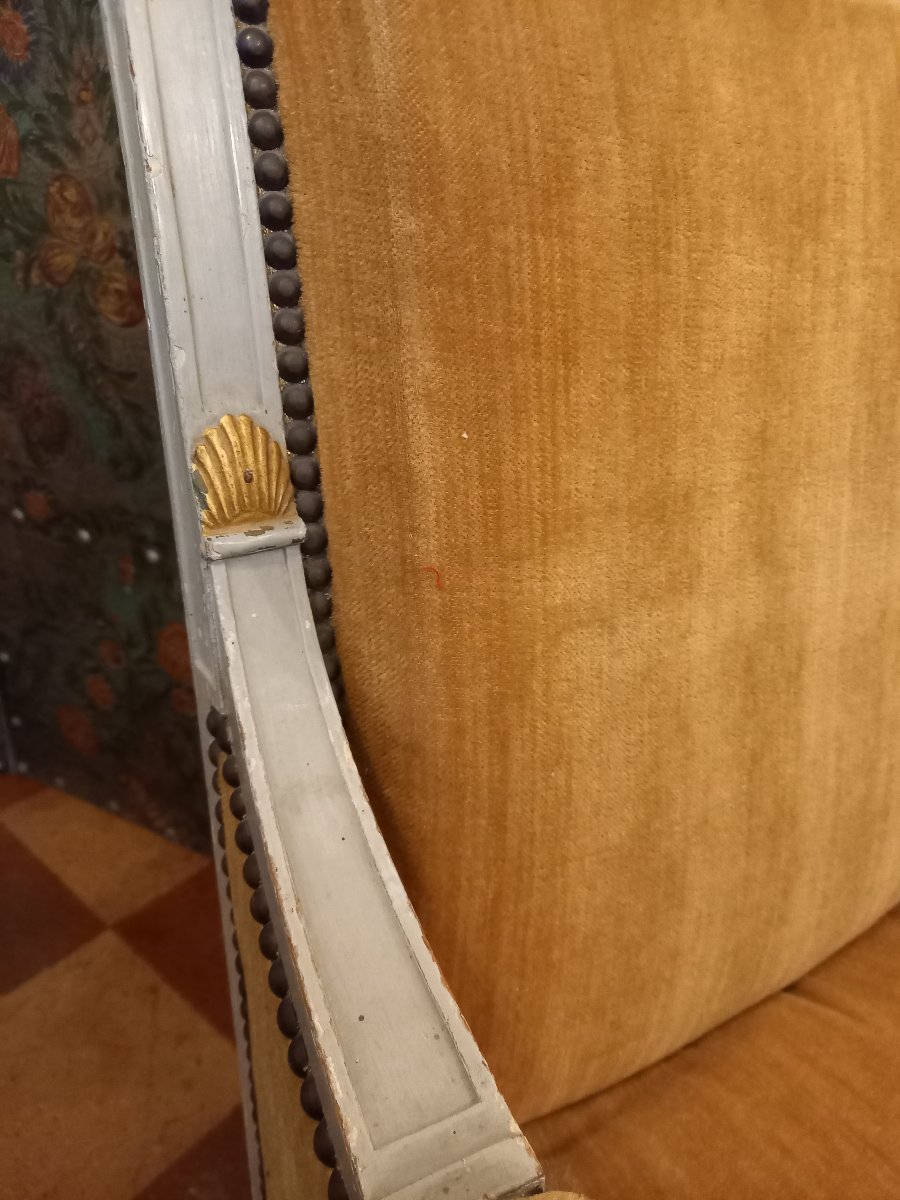 A Comfortable, Molded And Carved Wingback Chair, Reupholstered In Gray And Gold, From The Directoire-consulat Period-photo-6