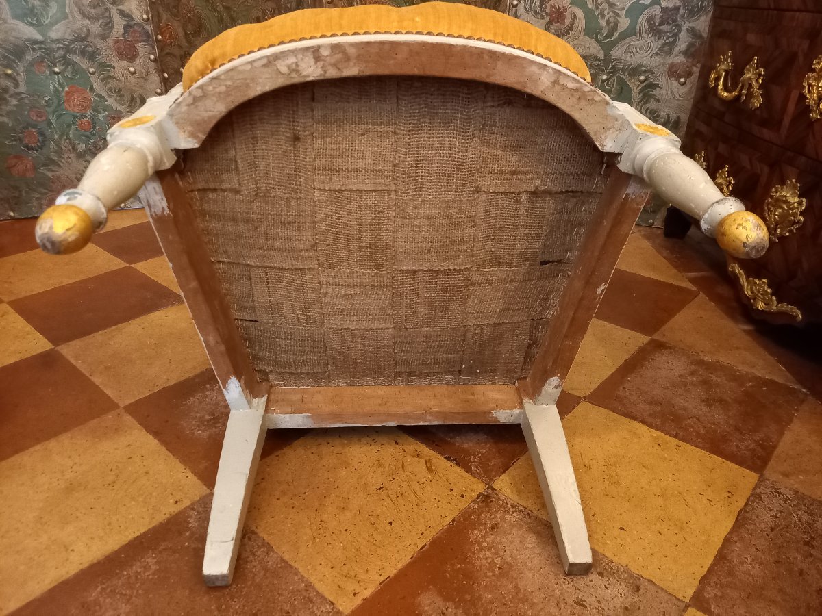 A Comfortable, Molded And Carved Wingback Chair, Reupholstered In Gray And Gold, From The Directoire-consulat Period-photo-7