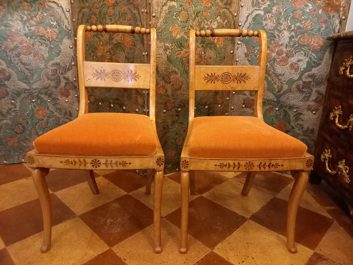 Élégante et rare paire de chaises d’époque Charles X en érable incrusté d'amarante-photo-2