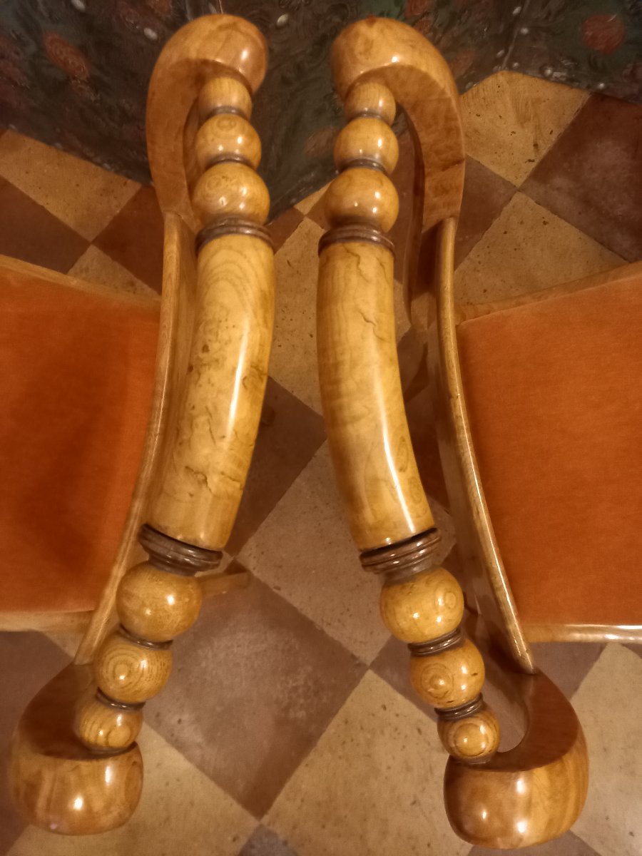 Élégante et rare paire de chaises d’époque Charles X en érable incrusté d'amarante-photo-2