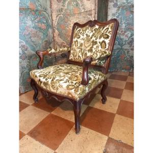 Beautiful Armchair—from Provence Or The Rhône Valley—made Of Walnut, Regency Or Early Louis XV Style
