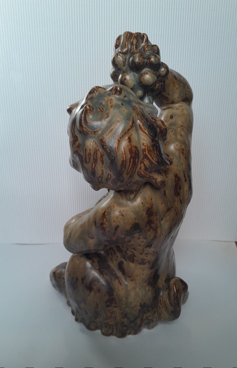 Grand Faune à la grappe de raisins en grès Royal Copenhagen et Knud Kyhn (1880-1969)-photo-4