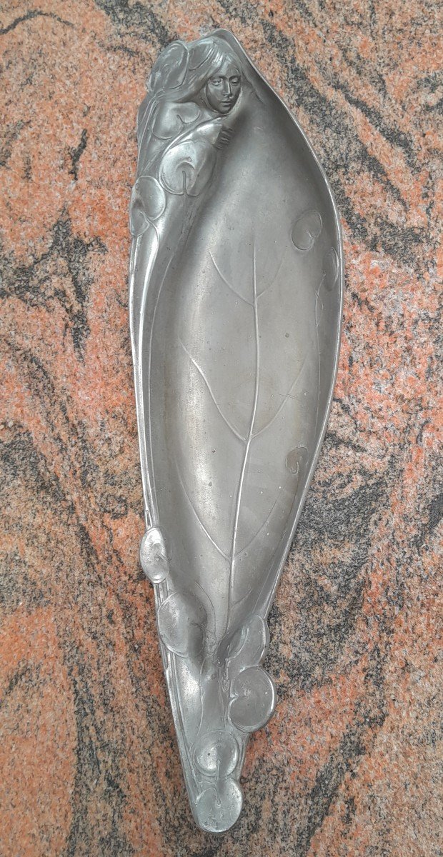 Art Nouveau Tray In Pewter - Urania