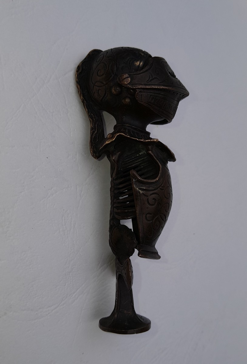 Bronze Seal, Knight, Memento Mori-photo-1