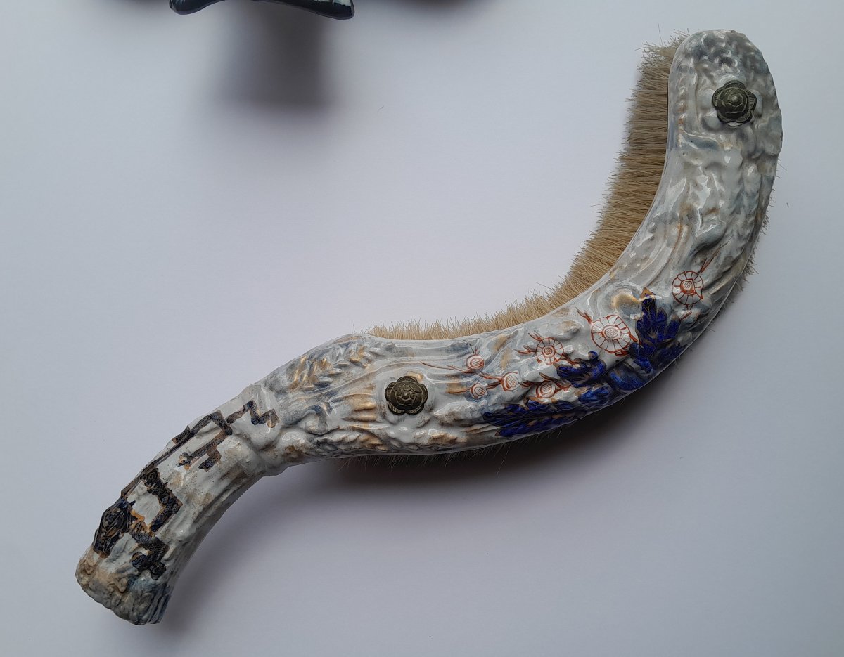 Emile Gallé, ramasse-miettes en faïence à décor japonisant-photo-1