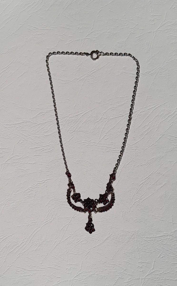 Antique Drapery Necklace, Silver And Garnets-photo-2