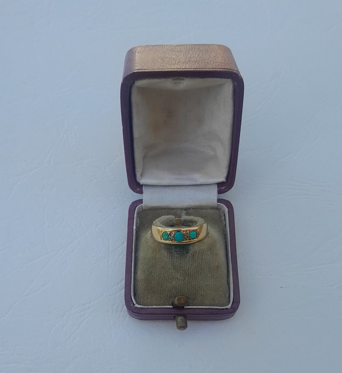 Antique Ring Made Of Gold, Turquoise, And Diamonds-photo-2