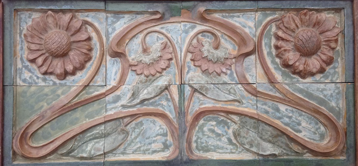 Panneau haut-de-porte extérieur en grès art nouveau à décor de tournesols