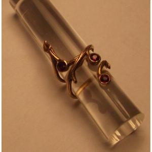 Art Nouveau Scarf Ring - Gold With Rubies