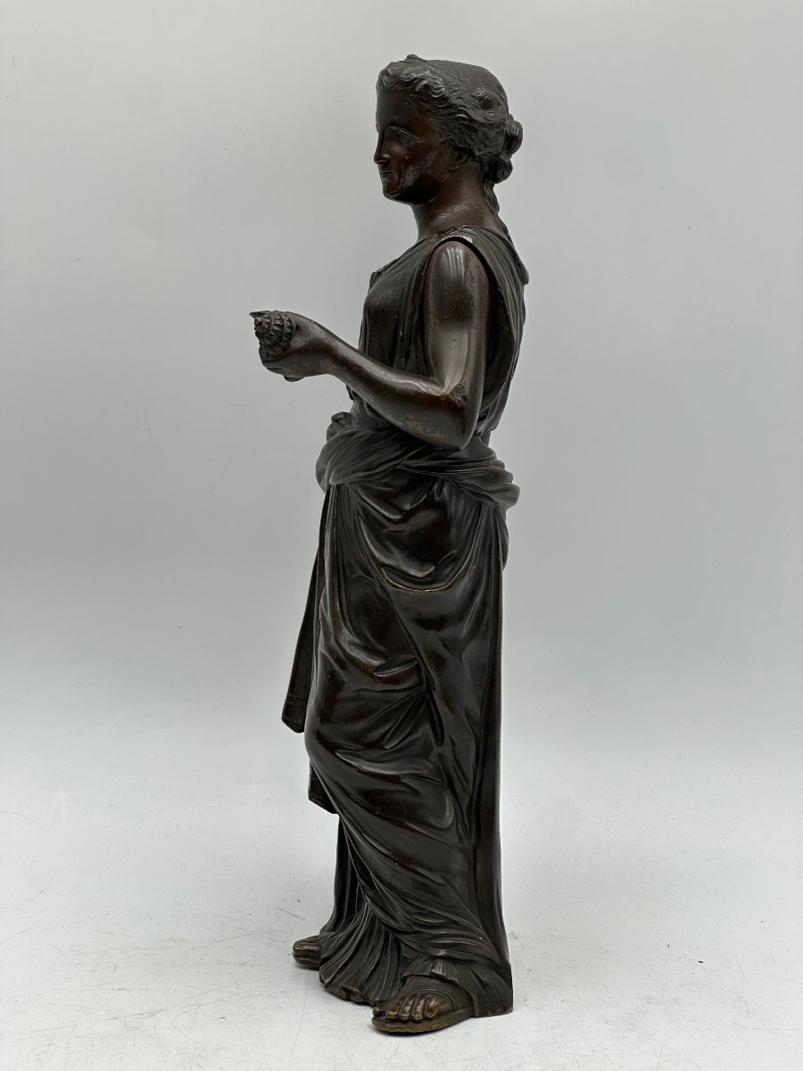 Figure  féminine allégorie de la marine", Bronze patiné.-photo-3