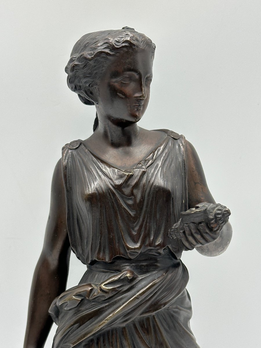 Figure  féminine allégorie de la marine", Bronze patiné.-photo-3