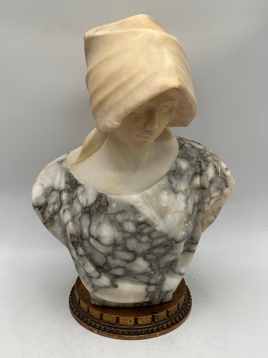 Gugliemo PUGI (1850-1915), Buste de femme au voile, sculpture en albâtre.