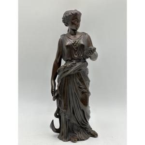 Figure féminine allégorie de la marine", Bronze patiné.