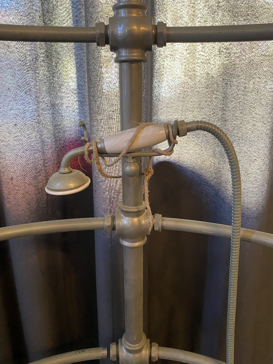 douche en métal argenté avec hydromassage-photo-2