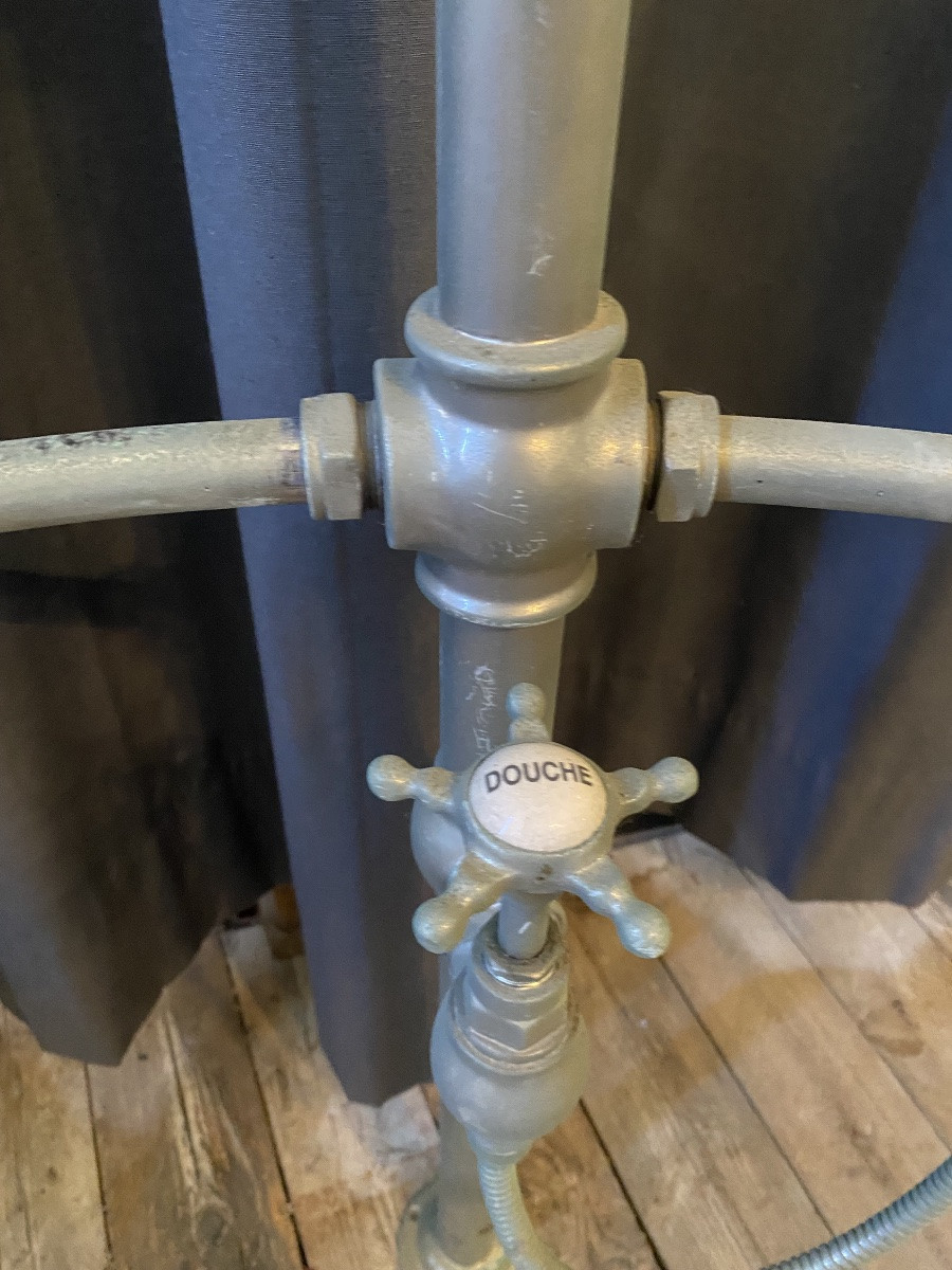 douche en métal argenté avec hydromassage-photo-3