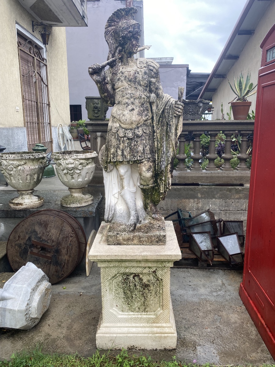 statue en ciment du début du XXe siècle