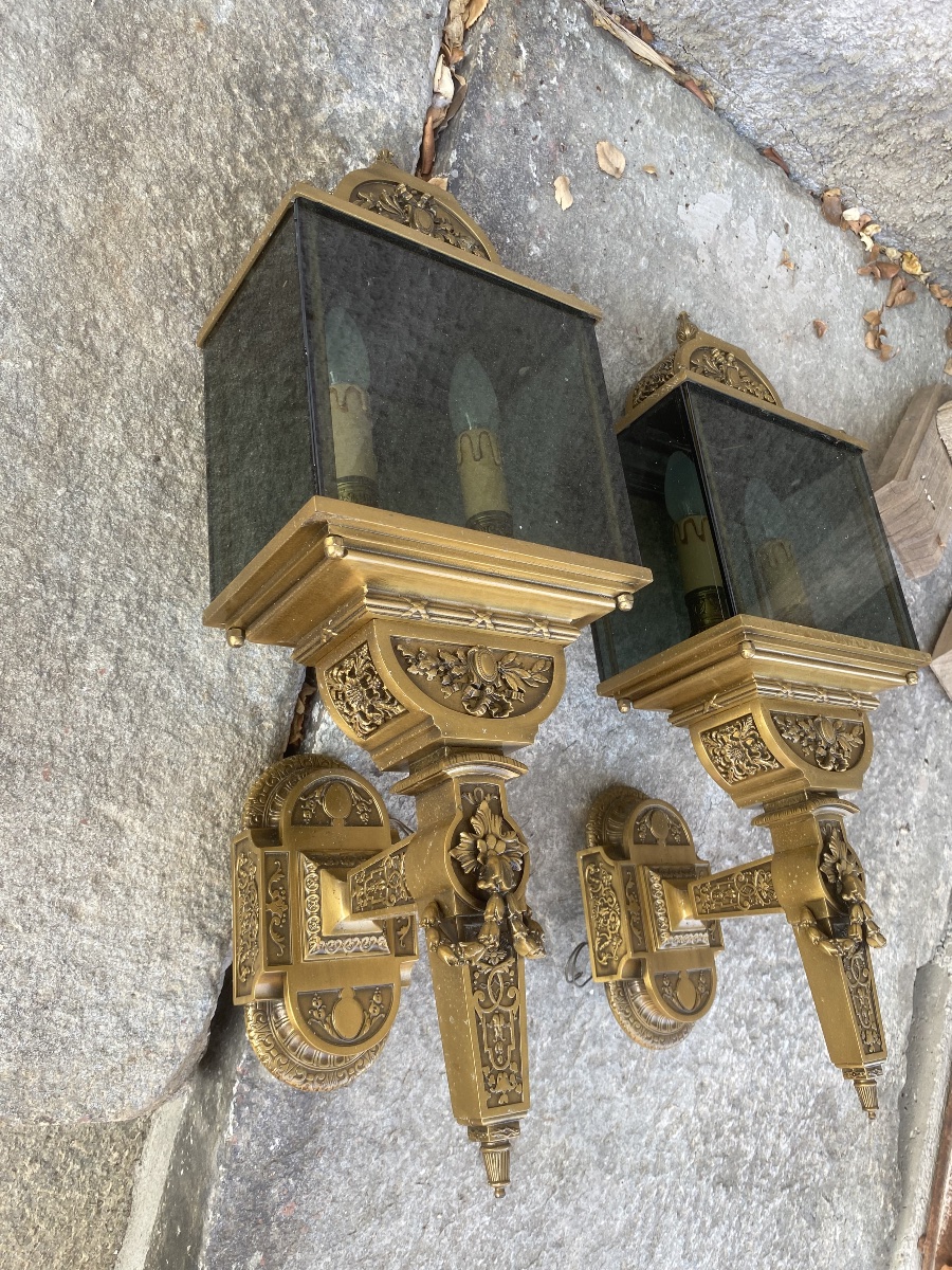 Paire de lanternes murales 