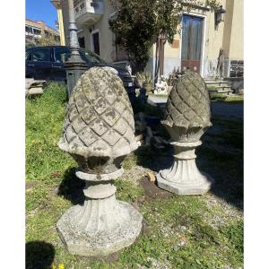 paire de pommes de pin du début des années 1900