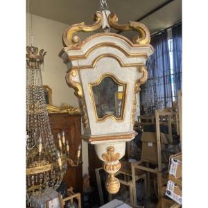 Lanterne ancienne en bois du XVIIIe siècle