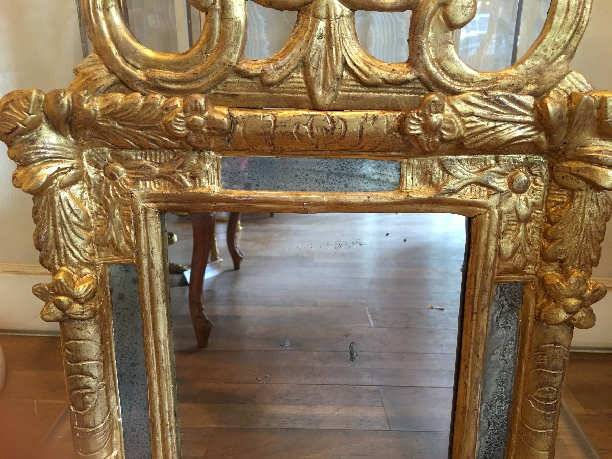 Petit miroir en bois sculpté et doré-photo-2