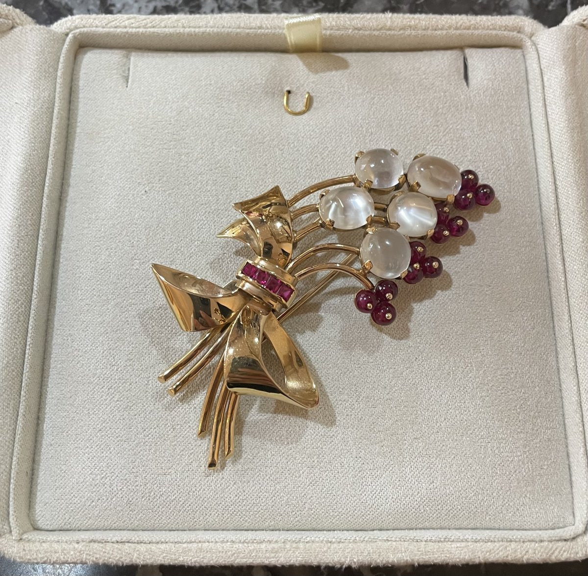 Retro Moonstone And Red Stones Bouquet 18k Yellow Gold Brooch-photo-4