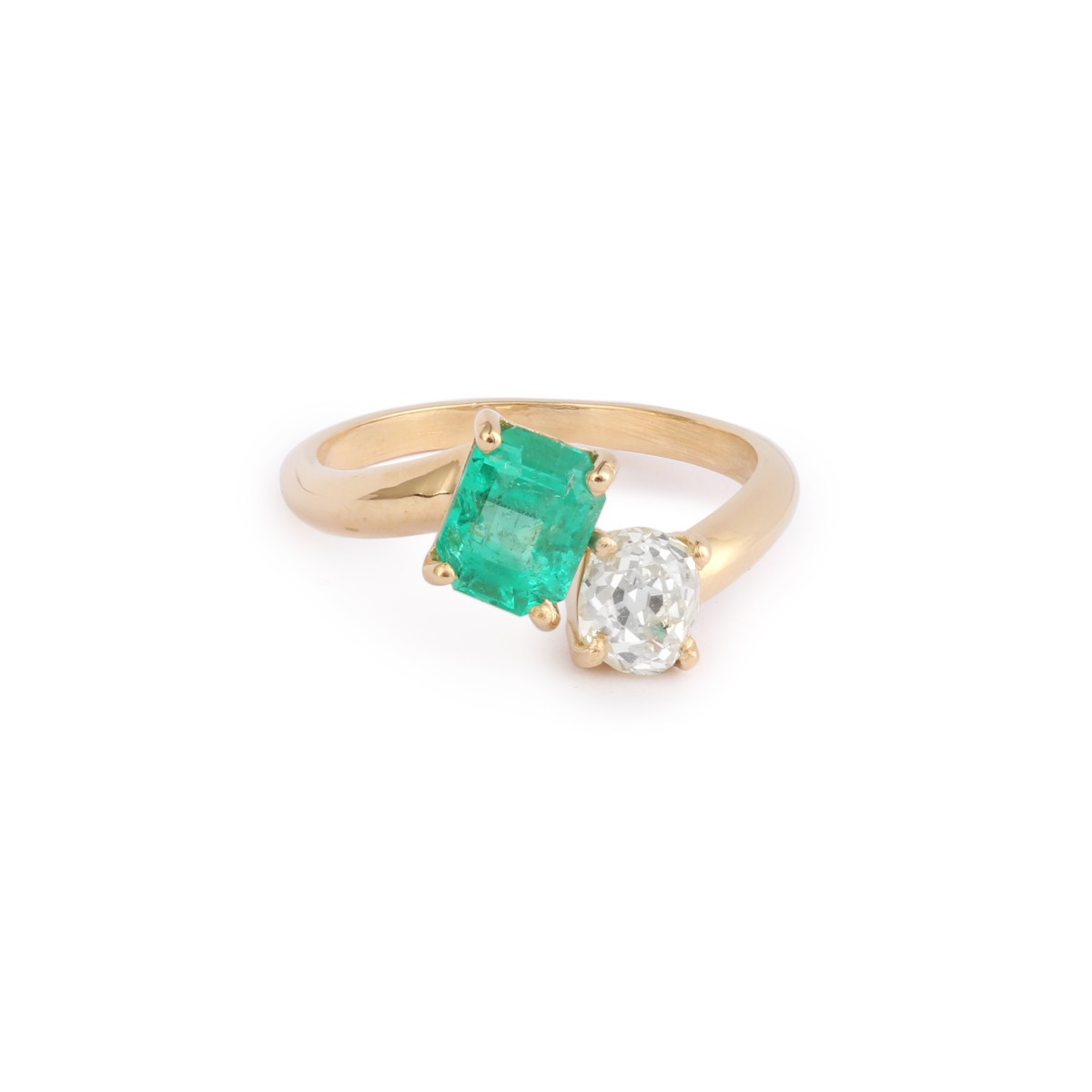 Certified 1 Carat Colombian Emerald & 0.70 Carat Diamond 18 Carat Yellow Gold Toi & Moi Ring