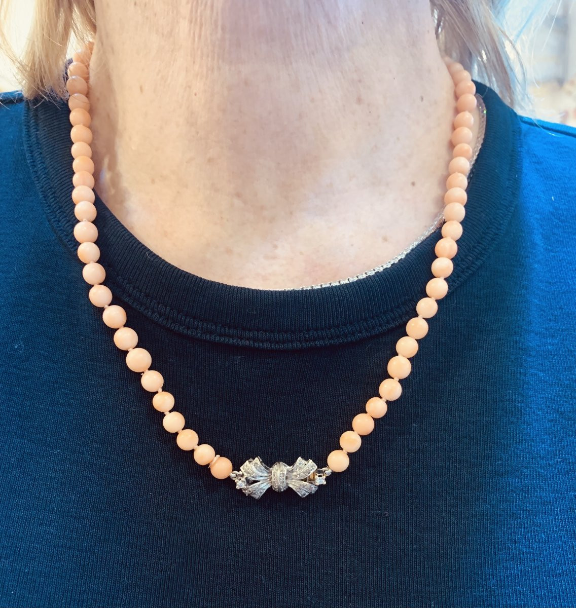 Collier Vintage Corail Peau d'Ange Diamants Or Gris 18 Carats-photo-2