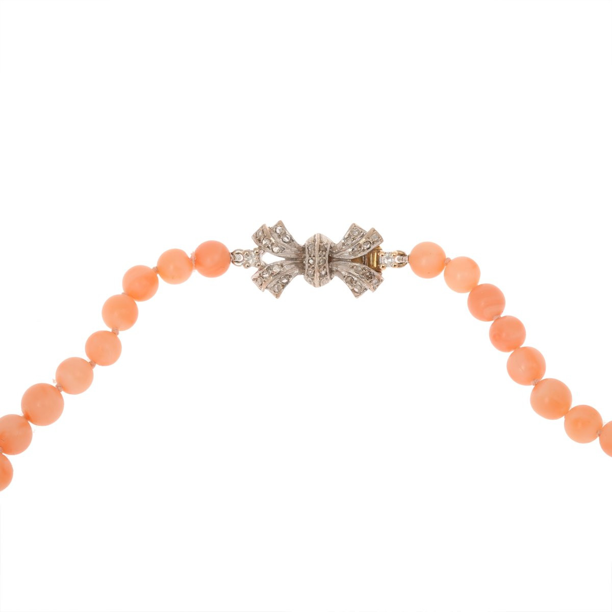 Collier Vintage Corail Peau d'Ange Diamants Or Gris 18 Carats-photo-3