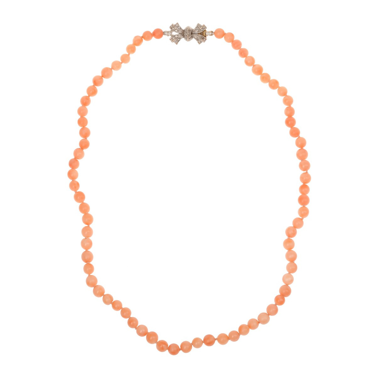 Collier Vintage Corail Peau d'Ange Diamants Or Gris 18 Carats