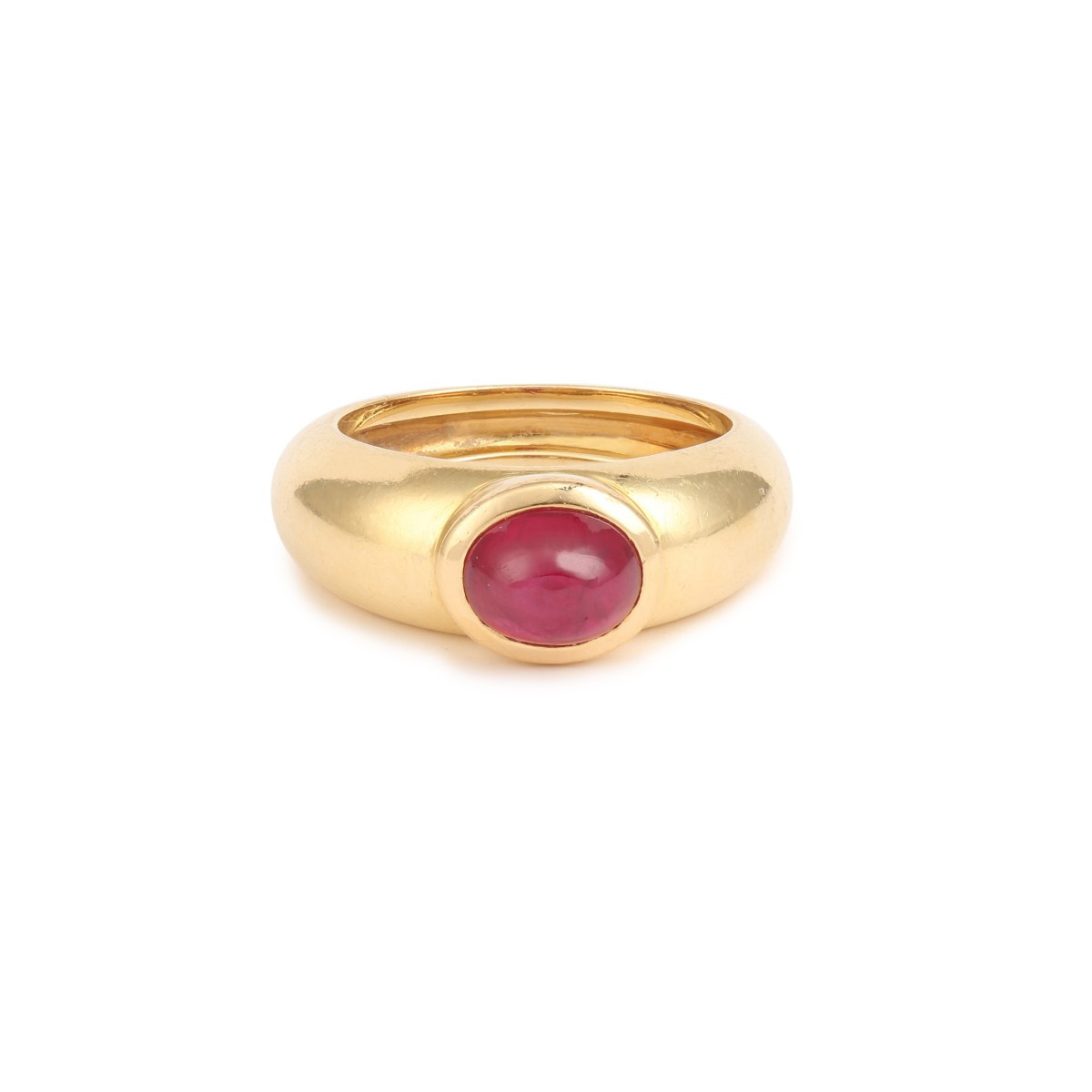 Vintage Ruby Cabochon 18 Carats Yellow Gold Band Ring