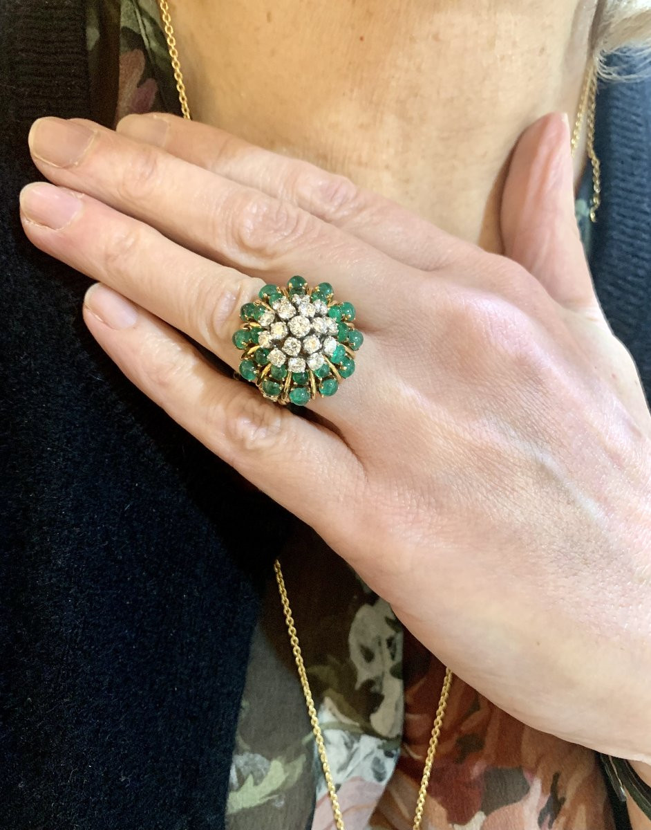 Bague Cocktail Dôme Rétro Cabochon Emeraudes Diamants Or Jaune 18 Carats-photo-3