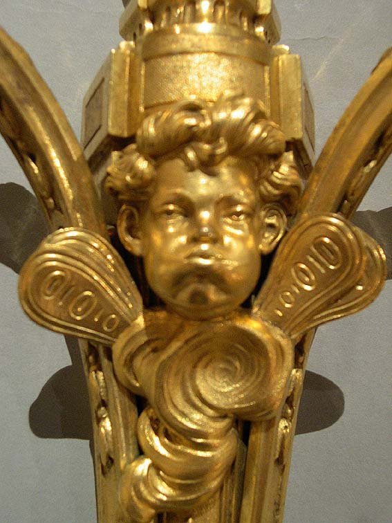 A Pair Of Zephir Ormulu Sconces -photo-3